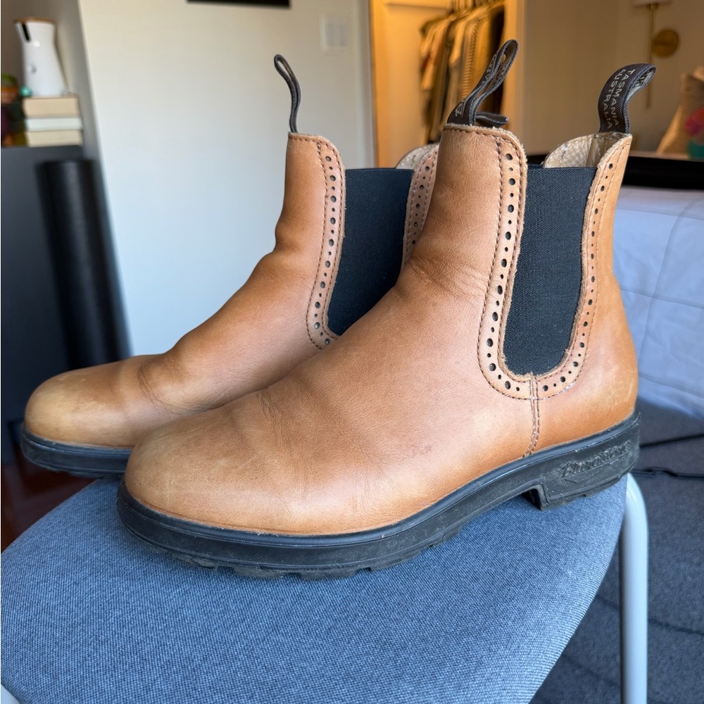 Blundstone Leather Chelsea Boots #2155 in Camel Size 10.5
